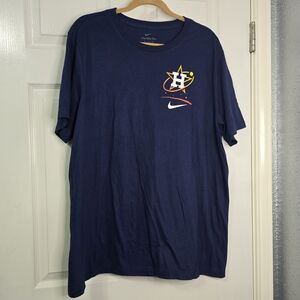 Nike Men's Navy Blue Graphic T-Shirt